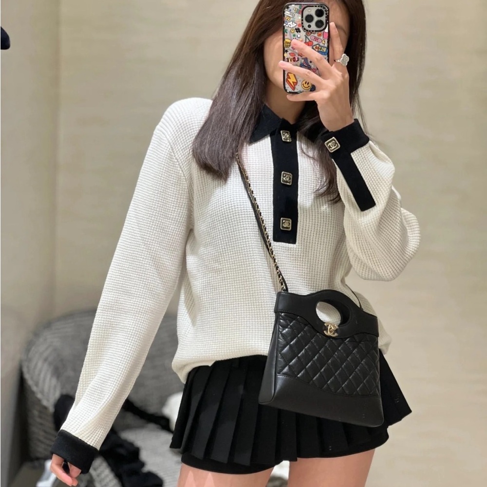 Brandnew condition Chanel sweater